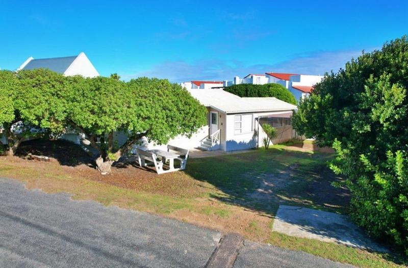 4 Bedroom Property for Sale in Struisbaai Western Cape